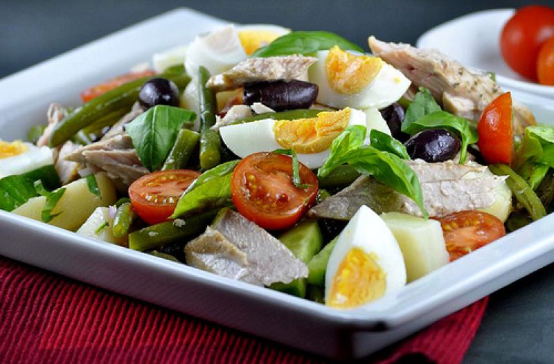Senj - grad-senj.com - Salata s tunom