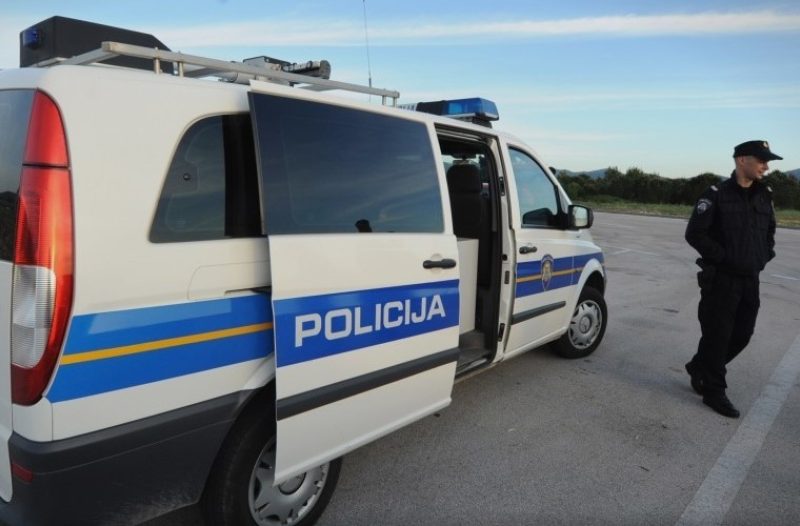 Senj - grad-senj.com - Zbog krađe automobila uhićena dvojica Sirijaca na području Metkovića
